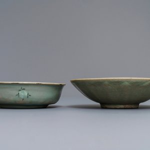 Twee Koreaanse celadon porseleinen kommen, Goryeo/Joseon, 14/15e eeuw — foto 3