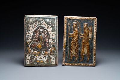 Twee lustergeglazuurde Qajar tegels met reliëfdecor, Iran, 19e eeuw