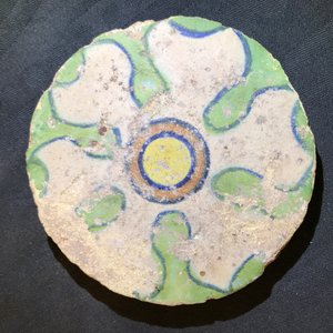 Twee majolica tegels uit de vloer van het kasteel van Breda, wellicht atelier Guido Andries, Antwerpen, 1535-1550 — foto 13