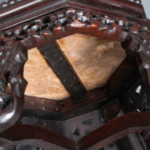 Twee opengewerkte Chinese gesculpteerde houten sokkels, 19/20e eeuw — foto 20