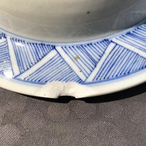 Twee paar Chinese blauw-witte dekselvazen, Kangxi en Chenghua merken, 19e eeuw — foto 17