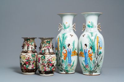 Twee paar Chinese famille rose vazen, 19/20e eeuw