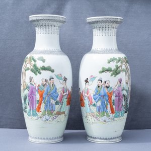 Twee paar Chinese famille rose vazen, Qianlong merken, Republiek — foto 14
