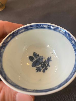 Twee paar Chinese famille verte koppen en schotels, Kangxi — foto 34