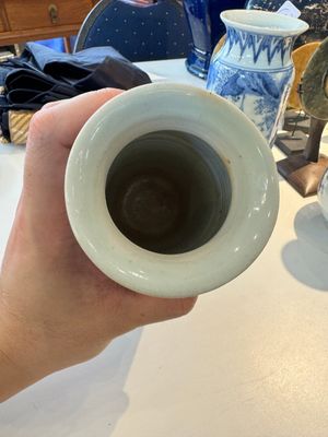 Twee paar Japanse blauw-witte vazen met figuren in een landschap, Edo, 17e eeuw — foto 23