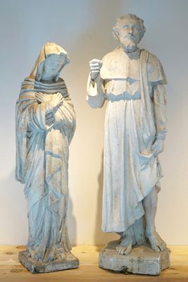Twee plaasteren religieuze figuren, één van Sint Jacob, 19/20e eeuw, Brugge