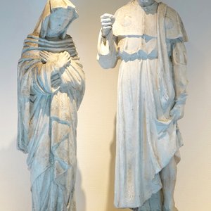 Twee plaasteren religieuze figuren, één van Sint Jacob, 19/20e eeuw, Brugge — foto 1