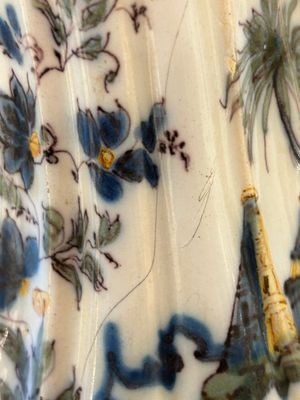 Twee polychrome Italiaanse koffiekannen met deksels, Pesaro, 18e eeuw — foto 3