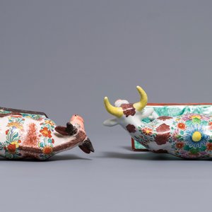 Twee polychrome petit feu Delftse koeien op basissen, 18e eeuw — foto 6
