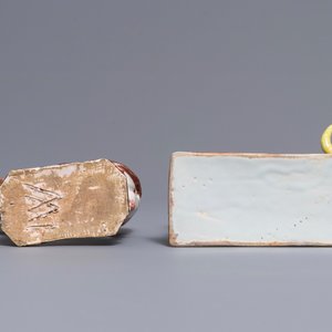 Twee polychrome petit feu Delftse koeien op basissen, 18e eeuw — foto 7