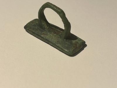 Twee Romeinse bronzen stempels met tekst 'SOFRONI' en 'DISUC', ca. 2e eeuw — foto 14