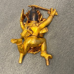 Twee Sino-Tibetaanse verguld bronzen figuren, 19e eeuw — foto 15