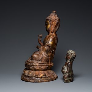 Twee Thaise gelakte en vergulde bronzen sculpturen van Boeddha, 19/20e eeuw — foto 3