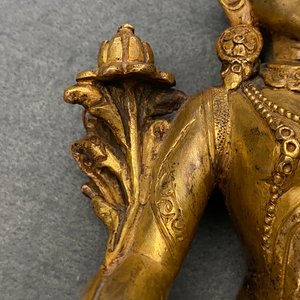 Twee verguld bronzen figuren van Tara, Tibet of Mongolië, 17/18e eeuw — foto 14