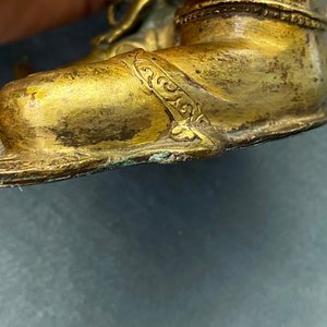 Twee verguld bronzen figuren van Tara, Tibet of Mongolië, 17/18e eeuw — foto 19