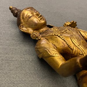 Twee verguld bronzen figuren van Tara, Tibet of Mongolië, 17/18e eeuw — foto 27