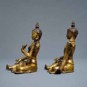Twee verguld bronzen figuren van Tara, Tibet of Mongolië, 17/18e eeuw — foto 5