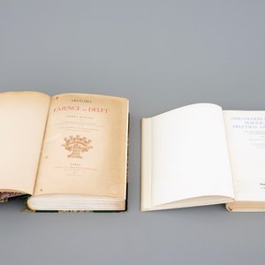 Twee werken over Delfts aardewerk, w.o. Havard, Histoire de la faïence de Delft, 1878 — foto 3
