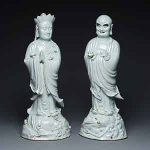 Twee zeer grote Chinese wit-geglazuurde sculpturen van Luohan, Qianlong/Jiaqing — foto 1