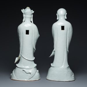 Twee zeer grote Chinese wit-geglazuurde sculpturen van Luohan, Qianlong/Jiaqing — foto 4