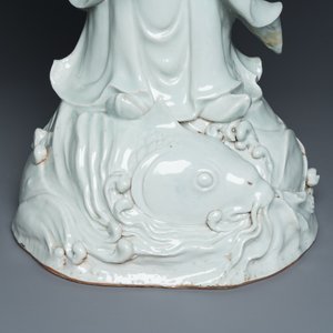 Twee zeer grote Chinese wit-geglazuurde sculpturen van Luohan, Qianlong/Jiaqing — foto 8