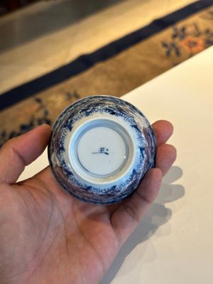 Twelve Chinese blue and white cups and saucers with floral design, jade mark, Kangxi — photo 14