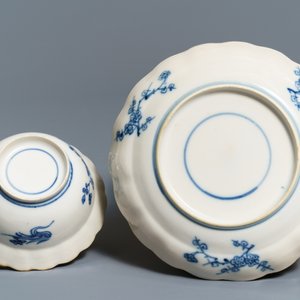 Twelve Chinese blue and white cups and saucers with floral design, Kangxi/Qianlong — 照片 4