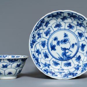 Twelve Chinese blue and white cups and saucers with floral design, Kangxi/Qianlong — 照片 7