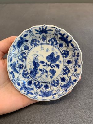 Twelve Chinese blue and white saucers and eight cups, Kangxi/Yongzheng — photo 45