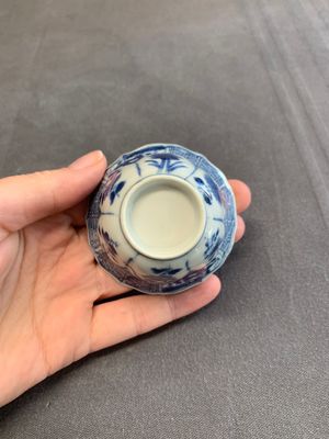 Twelve Chinese blue and white saucers and eight cups, Kangxi/Yongzheng — photo 65