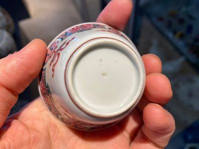Twelve Chinese blue, white and famille rose cups and saucers, Kangxi/Yongzheng — photo 12