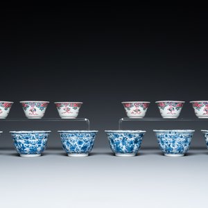 Twelve Chinese blue, white and famille rose cups and saucers, Kangxi/Yongzheng — photo 11
