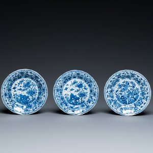 Twelve Chinese blue, white and famille rose cups and saucers, Kangxi/Yongzheng — photo 6