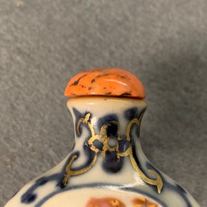 Twelve Chinese famille rose and verte porcelain snuff bottles, 19/20th C. — photo 25
