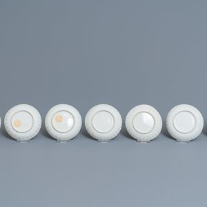 Twelve Chinese famille rose cups and saucers, Yongzheng/Qianlong — photo 3