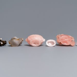 Twelve Chinese hardstone sculptures and a plaque mounted in a wooden table screen, 19/20th C. — 照片 19