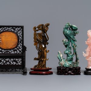 Twelve Chinese hardstone sculptures and a plaque mounted in a wooden table screen, 19/20th C. — 照片 3