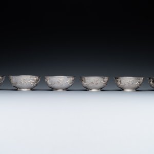 Twelve Chinese silver 'dragon and phoenix' bowls, Republic — photo 7