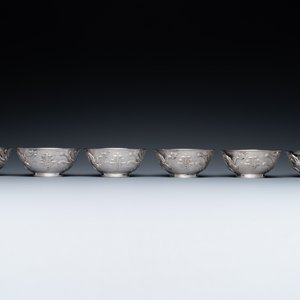 Twelve Chinese silver 'dragon and phoenix' bowls, Republic — photo 9