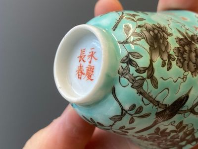 Twelve Chinese turquoise-ground grisaille-decorated Dayazhai wine cups, Yong Qing Chang Chun 永慶長春 mark, Guangxu — 照片 14