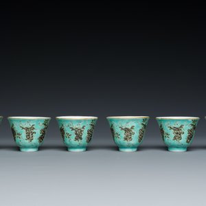 Twelve Chinese turquoise-ground grisaille-decorated Dayazhai wine cups, Yong Qing Chang Chun 永慶長春 mark, Guangxu — 照片 10