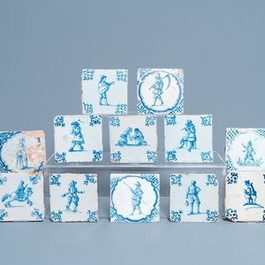 Twelve Dutch Delft blue and white tiles with figures, 17th C. — photo 1