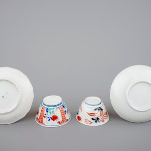 Twelve Japanese porcelain cups and saucers, Imari and Kakiemon, 18th C. — photo 3