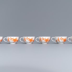 Twelve Meissen porcelain 'Indian Red' cups and saucers, 18/19th C. — 照片 11