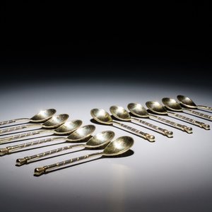 Twelve parcel-gilt silver and niello spoons, Russia, 19/20th C. — 照片 1