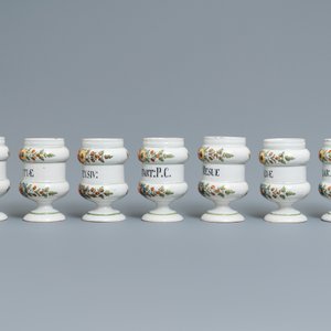 Twelve polychrome Italian pharmacy jars, Antonibon, Nove di Bassano, second half 18th C. — 照片 5