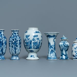 Twelve small Chinese blue and white vases, Kangxi — 照片 2