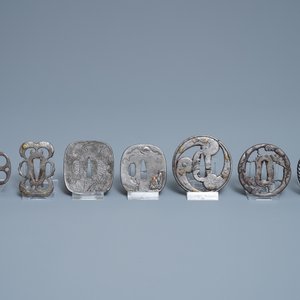 Twenty-five various Japanese bronze and metal tsuba, Meiji, 19th C. — 照片 2