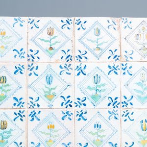 Twenty four polychrome Dutch Delft 'flower' tiles, 17th C. — 照片 3