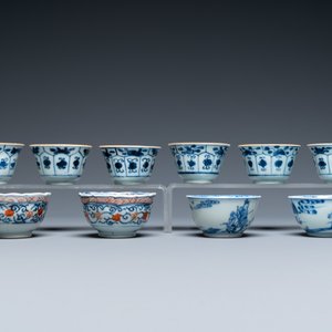 Twenty-two Chinese blue and white and famille rose cups and nineteen saucers, Kangxi and later — 照片 16